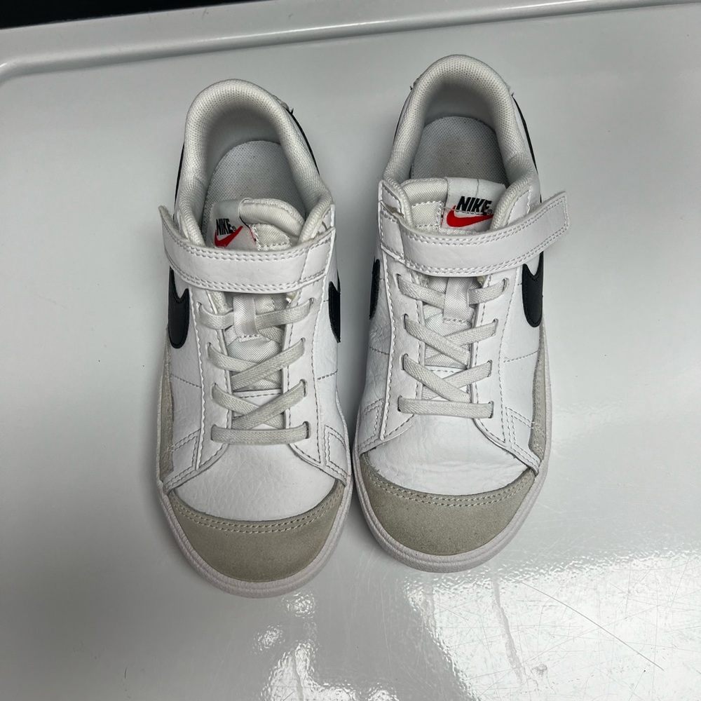 Nike Blazer Low '77 little kids size 1
